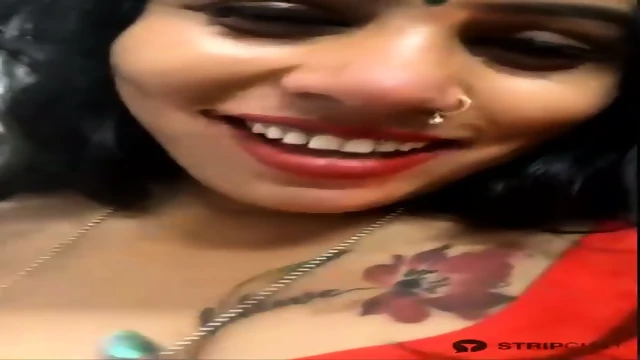 v hot sweti face show and smoking