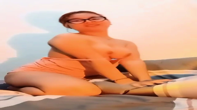 Ziela Kacamata Lagi Gersang