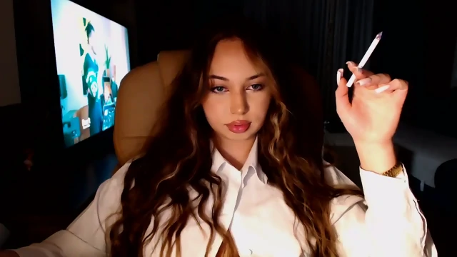 Kimlee4 is a hot smoker