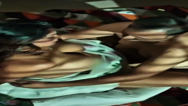 Bharti jha boobs clevage shatir web series romance video