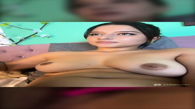 Stripchat girl littlemelodii18 webcam