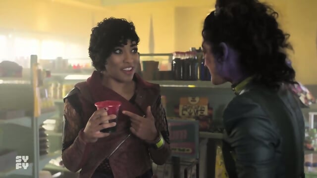 VVAYgrant.QUeennÂ  03 nobody's queen TEE.VEE