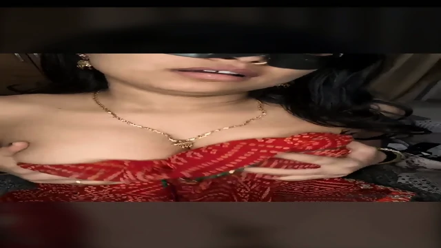 Indian Desi_seductress Milf Boobies Full Nude Saree Striptease