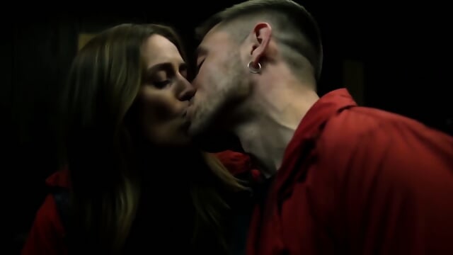 Horny and lonely Lisbon let pamplona to quench her thirst