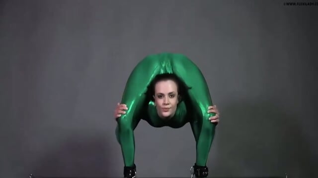 Insane Flexiblility  Kinky4Ever