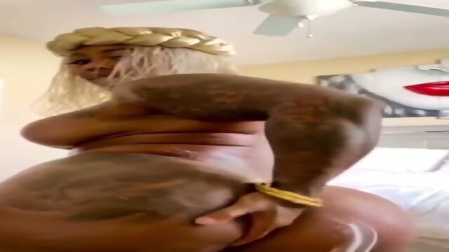 Big ass: Her mega folder, 477 videos => https://rentry.co/c9eid7xw