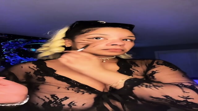 Laurenjasmine flashing tiktok live