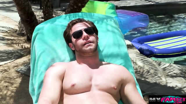 Letting my stepdad bangs my ass for the first time