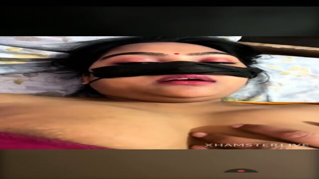 Anjali bb  lips show