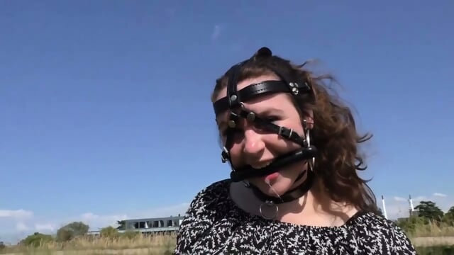 Mia Sightseeing In Bondage - 2  Kinky4Ever