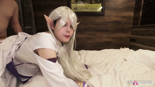 Emilia Re Zero Cosplay