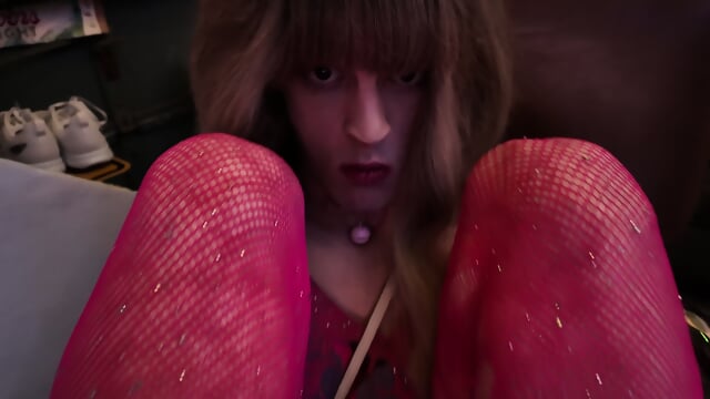 butt plug tail makes cock hard