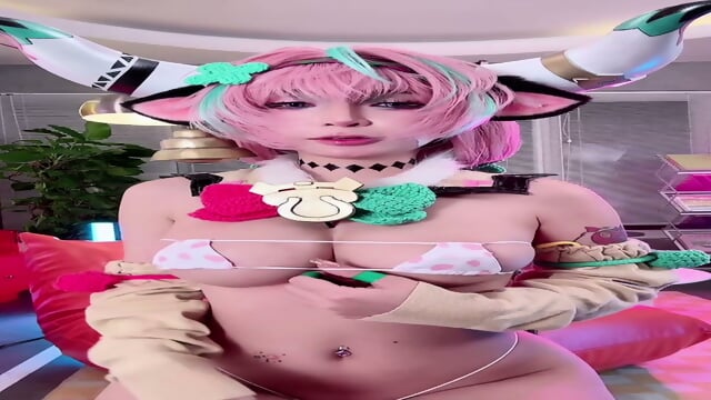 Umeko J Cosplays Varesa