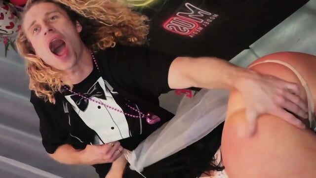 the perfect bridal booty trap