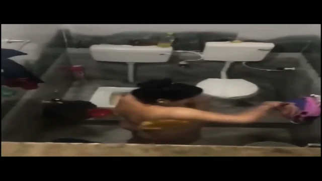 Hidden MMS! Bengali Aunty Secretly Record While Bathing