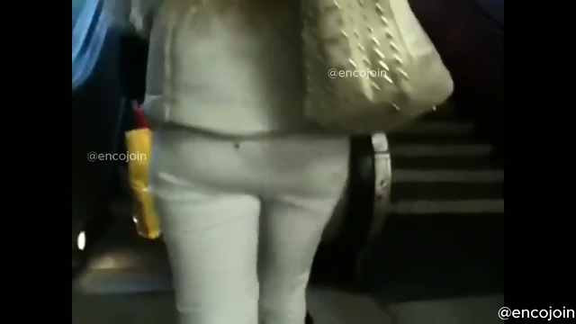 Encoxada dickflash grope cum encojoin