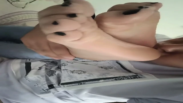 Teen getting her Soles licked on