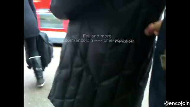 Encoxada dickflash grope cum encojoin