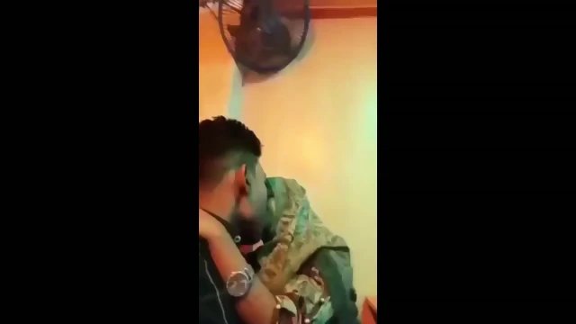 Bangladeshi nude girl boobs show aur sex mms