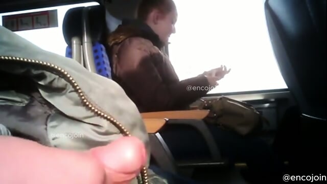 Encoxada Dickflash Grope candid cum encojoin