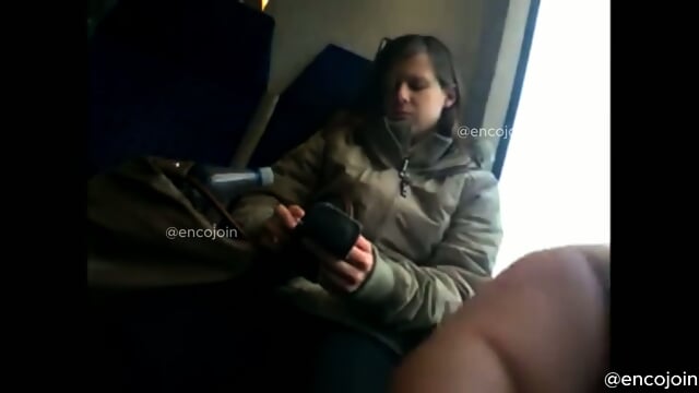 Encoxada Dickflash Grope candid cum encojoin