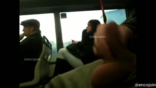 Encoxada Dickflash Grope candid cum encojoin