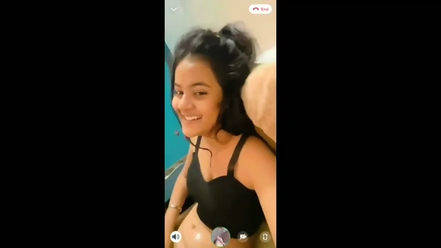 Hot desi girl Gungun Gupta ki boobs show viral porn clip