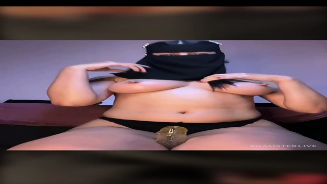 Jumanaa boobs oiling