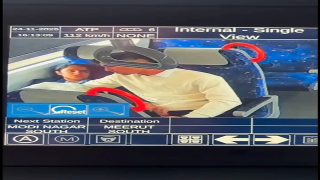 College Horny Lover Blowjob Fucking In Metro