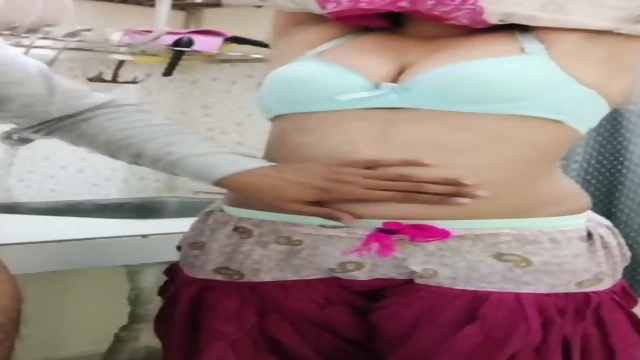 Skini Punjabi mom fucking extreme doggy