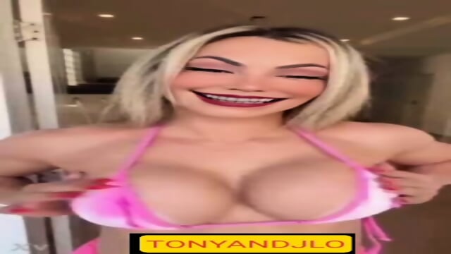 Vivi winkker hot pics