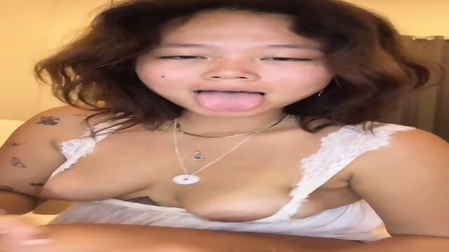 ( TELEGRAM : GEXCOM ) Kombek Sepong Omek Mamskih Kemeja Putih Sebelum Bobo