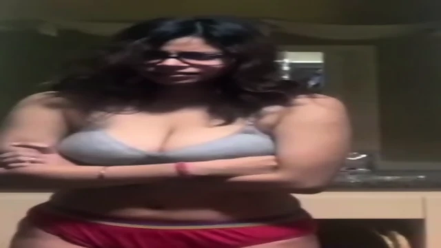 Viral MMS! Indian Babe Namya Prakash Nude Ass Showing & Teasing Her BF