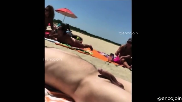 Encoxada flash cum girl public