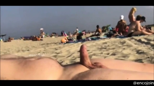 Encoxada flash cum girl public