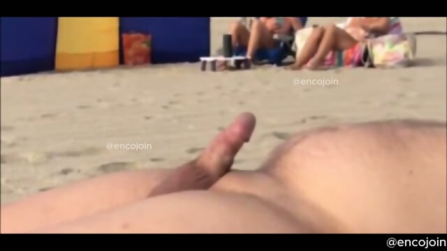 Encoxada flash cum girl public