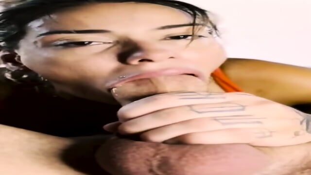 Socou a pica funda na garganta da casada