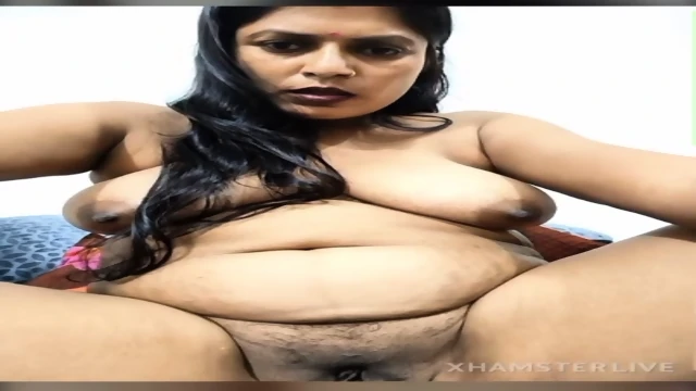 Indian stripchat Dezzy bhabi pussy fingering