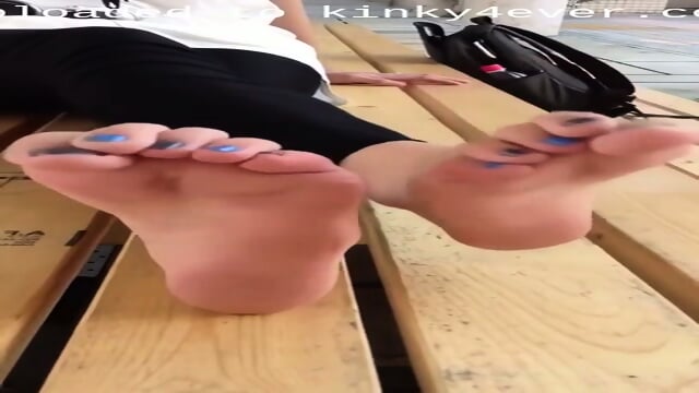 Asian Photographer Showing Her Pretty Naked Feet And Toes  Kinky4Ever