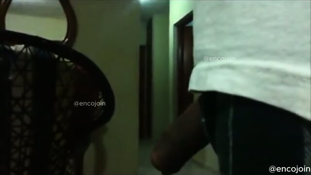 Encoxada Flash Cum Girl Public