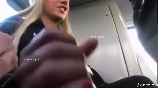 Encoxada Flash Cum Girl Public