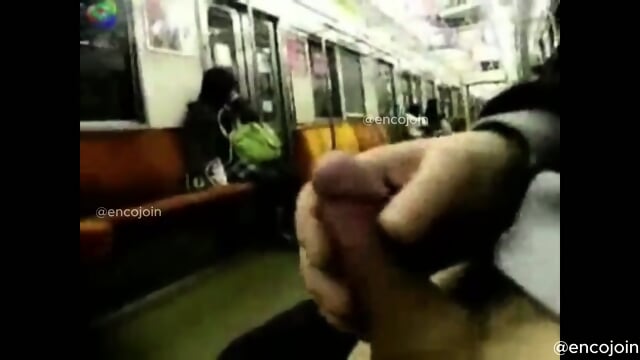 Encoxada Flash Cum Girl Public