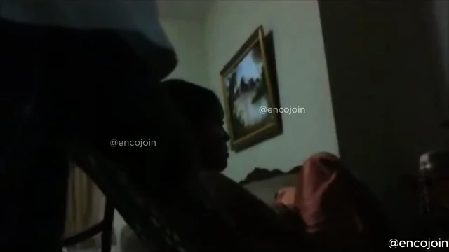 Encoxada Flash Cum Girl Public