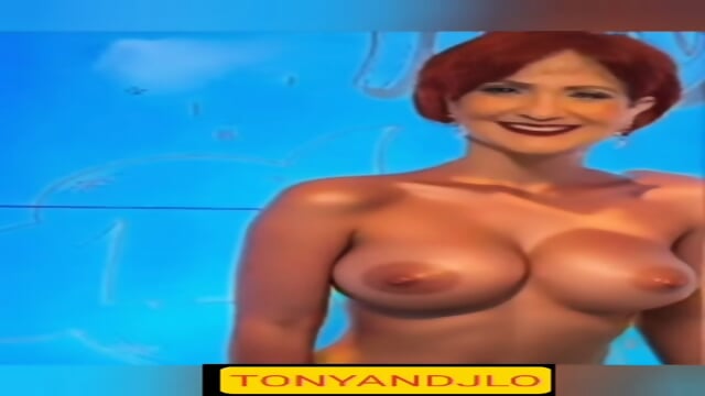 Amateur sexy redhead mom