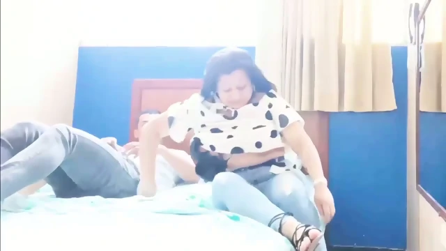 Joven se coge a madura