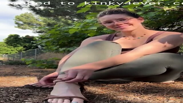 Nerdy Amateur Milf Strips Her Sandals And Shows Her Mature Feet Outdoo  Kinky4Ever