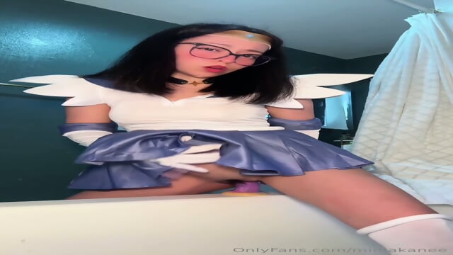 latina Le gusta brincar en tu rica verga