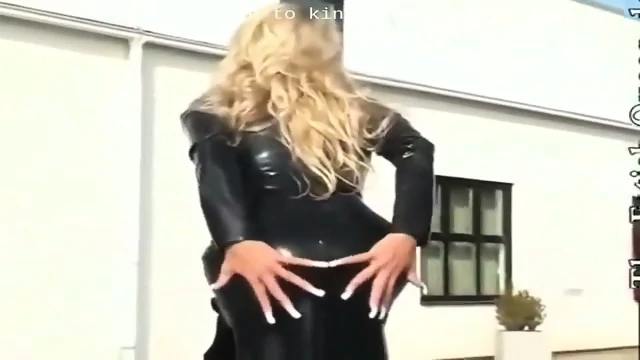 Heike In Latex 1  Kinky4Ever