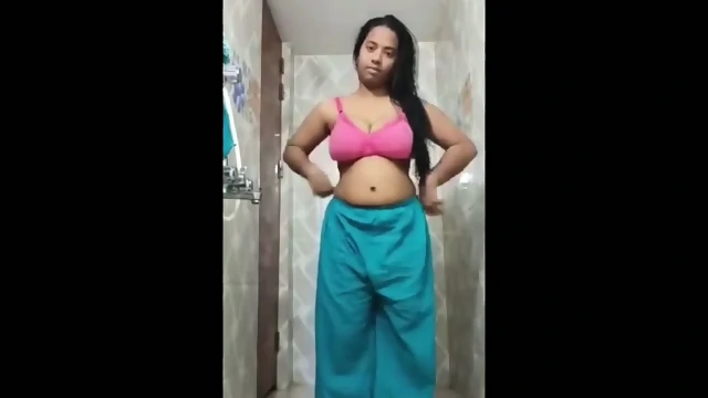 Big boobs dehati ladki strip tease ki lover ke liye