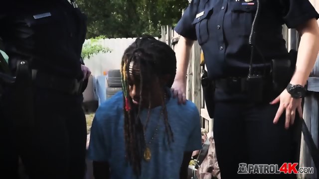 Rhasta dude gets his dick fucked in empty alley by horny cops